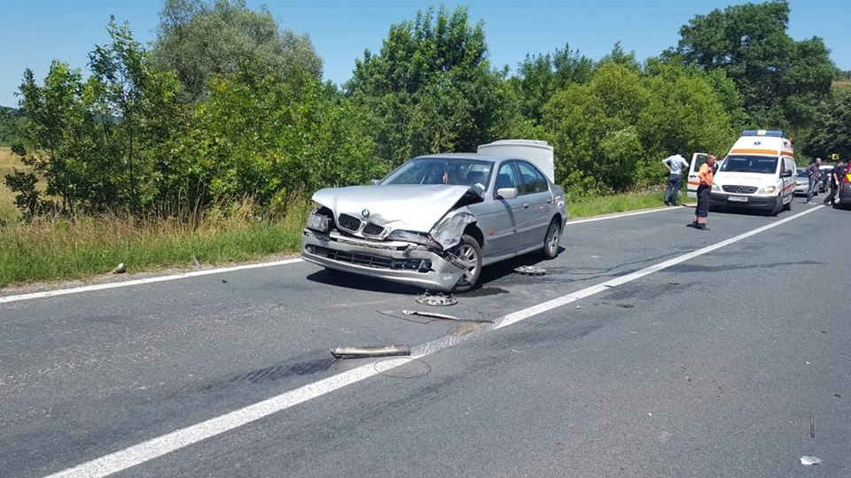 Trei maşini implicate într un accident lângă Caransebeş