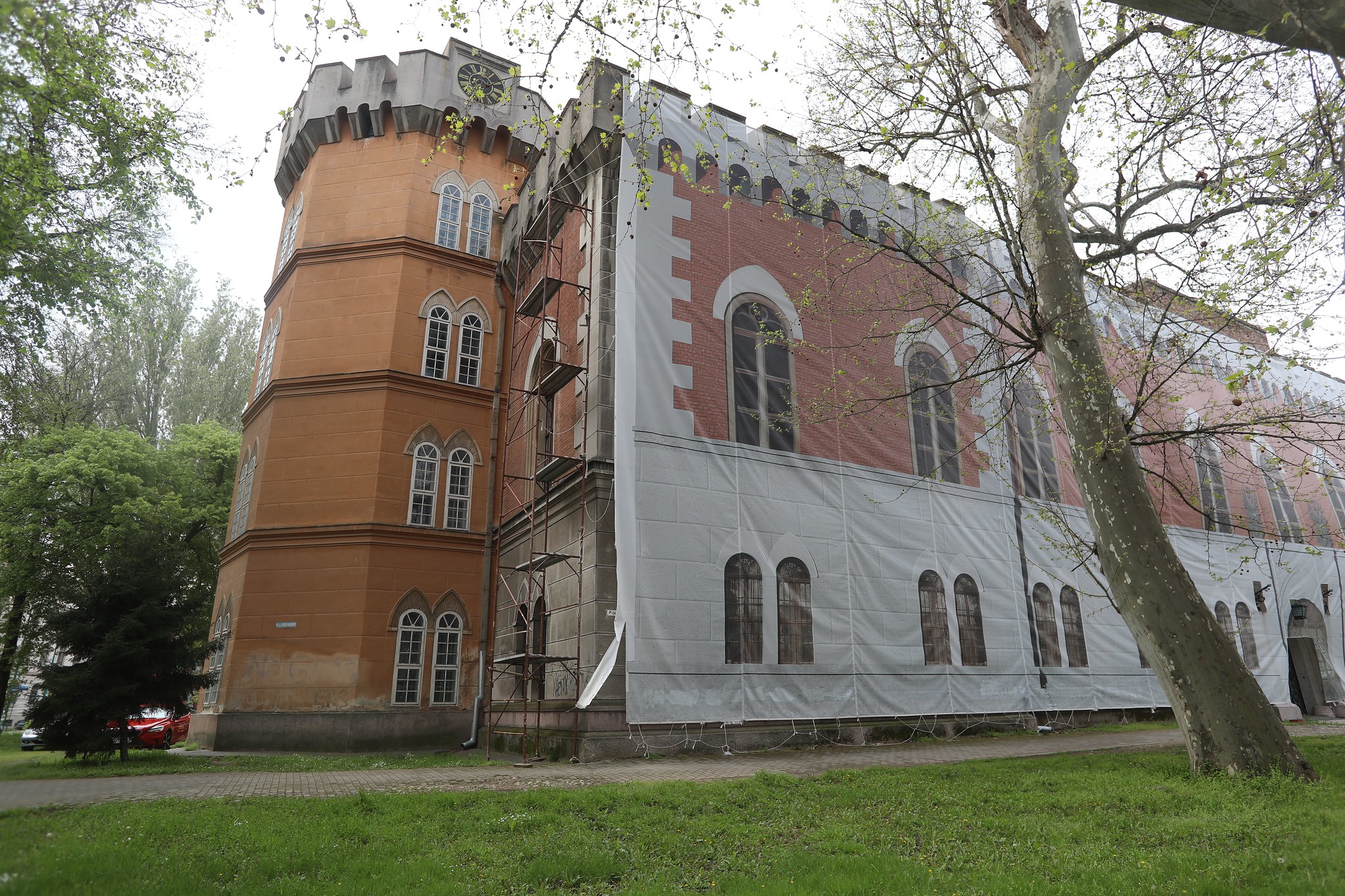 Sala de Marmură de la Castelul Huniade se deschide publicului de