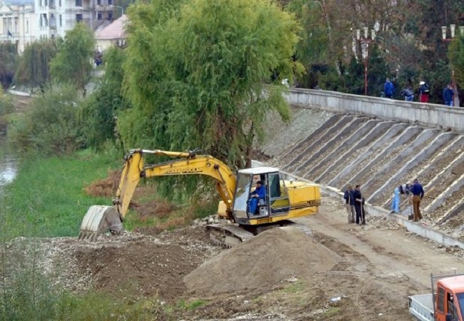 Lucrări de reabilitare și amenajare a malurilor râului Timiș în Lugoj