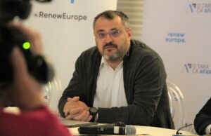 Fostul ministru Cristian Ghinea USR, prezent la Reșița, vorbește despre PNRR.