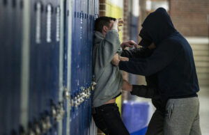 violenta in scoli