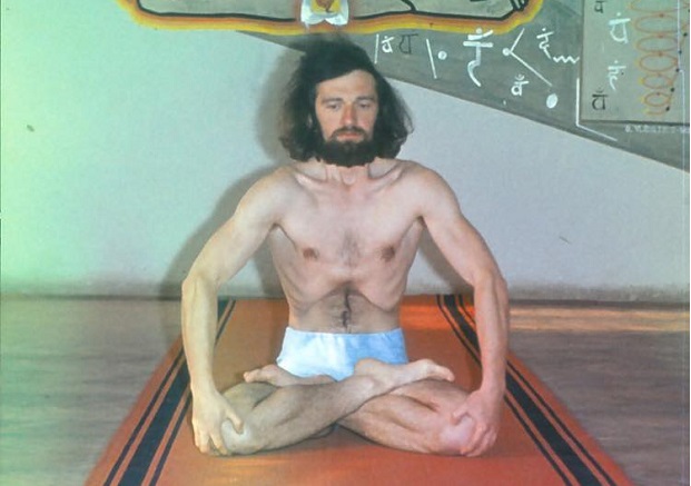 hugo yoga 1