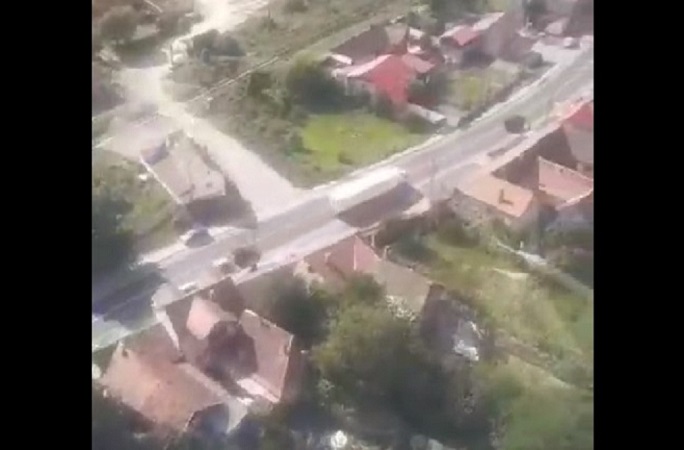 Imagine din elicopter. IPJ Caraș-Severin supraveghează traficul rutier și din aer.