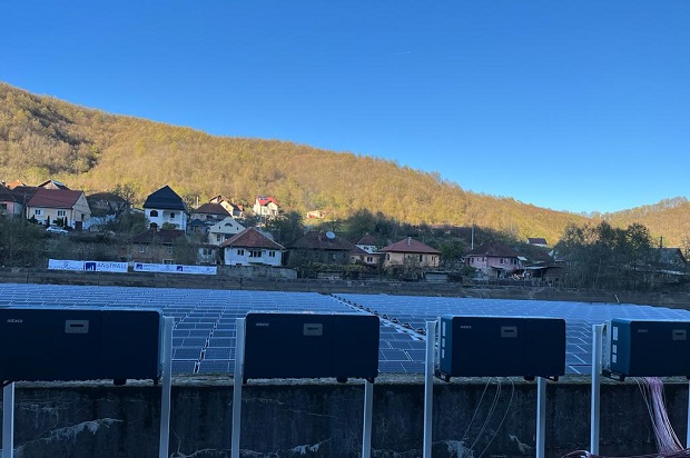 sistemul fotovoltaic plutitor de pe lacul grebla. un moment de referință în energia regenerabilă