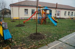 scoala din Timisoara unde se plantează pomi