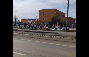 protest in fata stp Timisoara