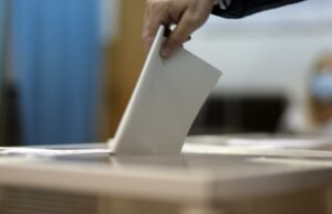 buletin de vot introdus in urna