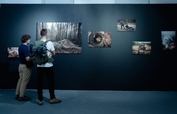 expozitie foto cu razboiul din ucraina, deschisa la timisoara