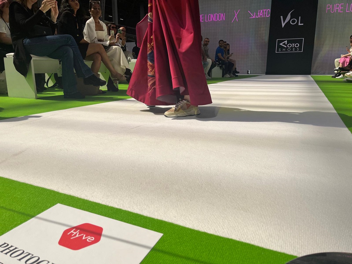 snekersi catwalk