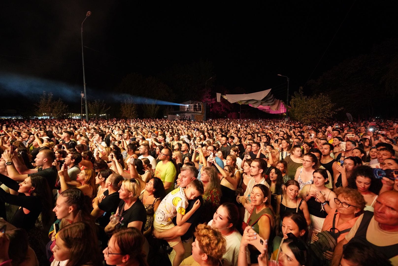 spectatori la evenimentul celebrarea orasului