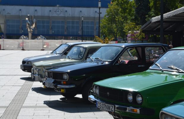 masini dacia retro route