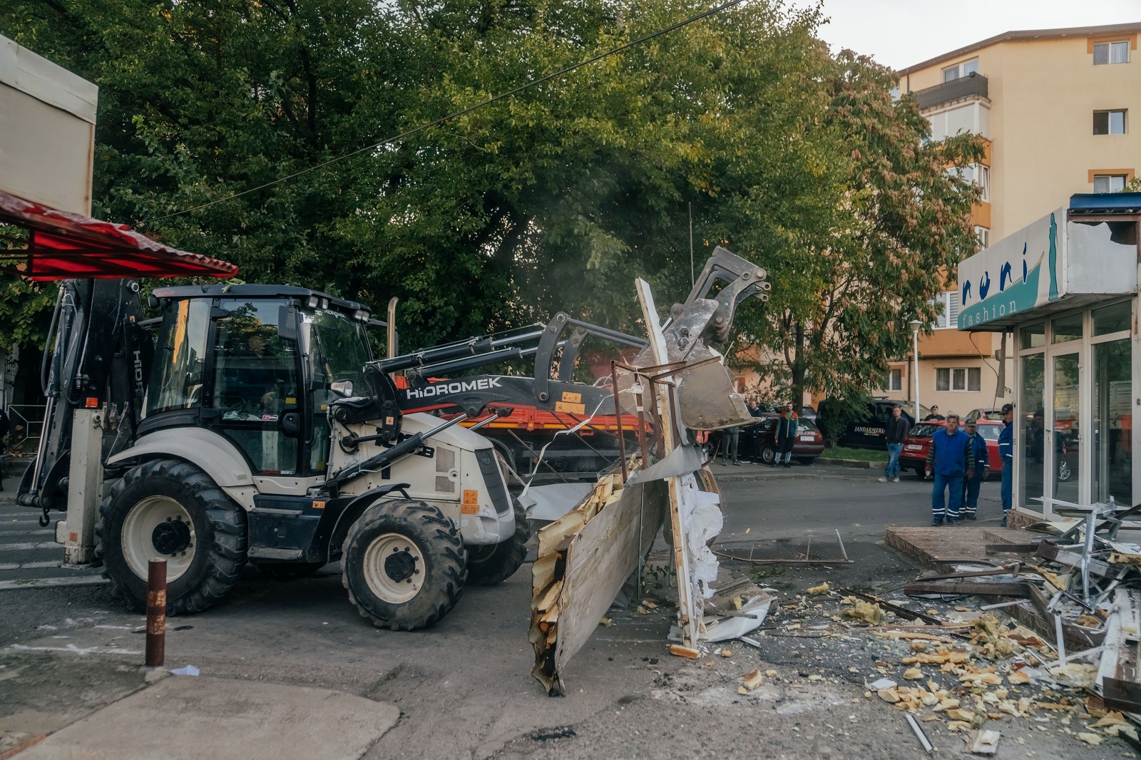 demolari in piata aurora din timisoara