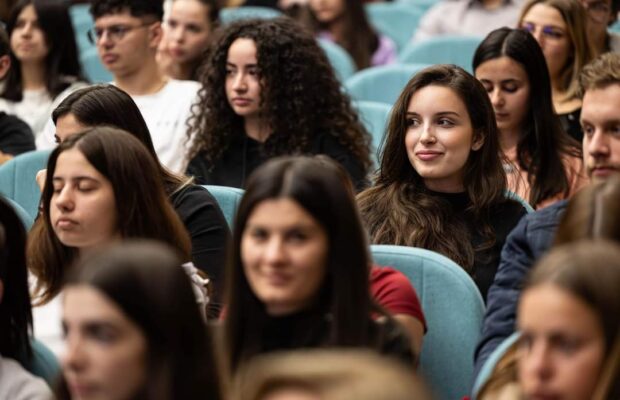 studenti uvt practica in companii din timisoara