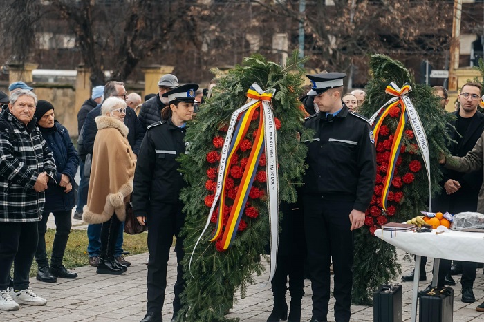 depuneri de coroane in cimitirul eroilor