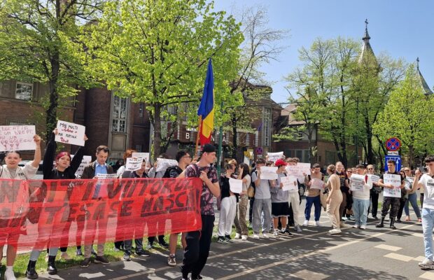 protest al elevilor liceului tehnologic de vest (2)