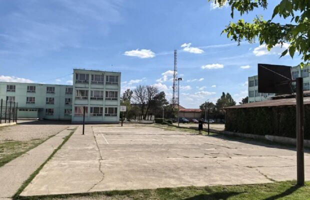 teren sport moldova noua